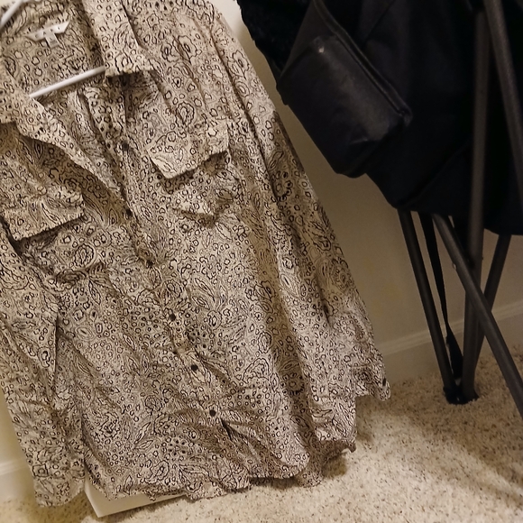 CABI Button down top - Picture 8 of 11